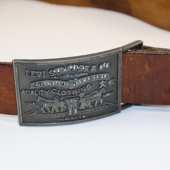 Levi’s Strauss USA Leather Belt w/ Metal Buckle Size 32 - Picture 2 of 3